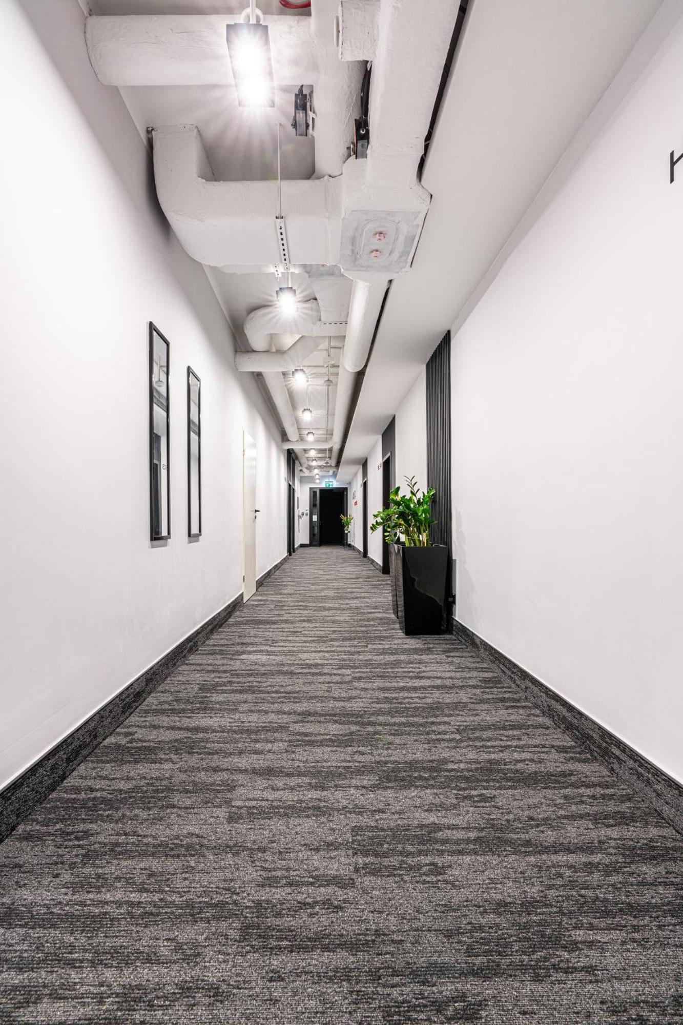 Vanta Business Center Скавина Екстериор снимка